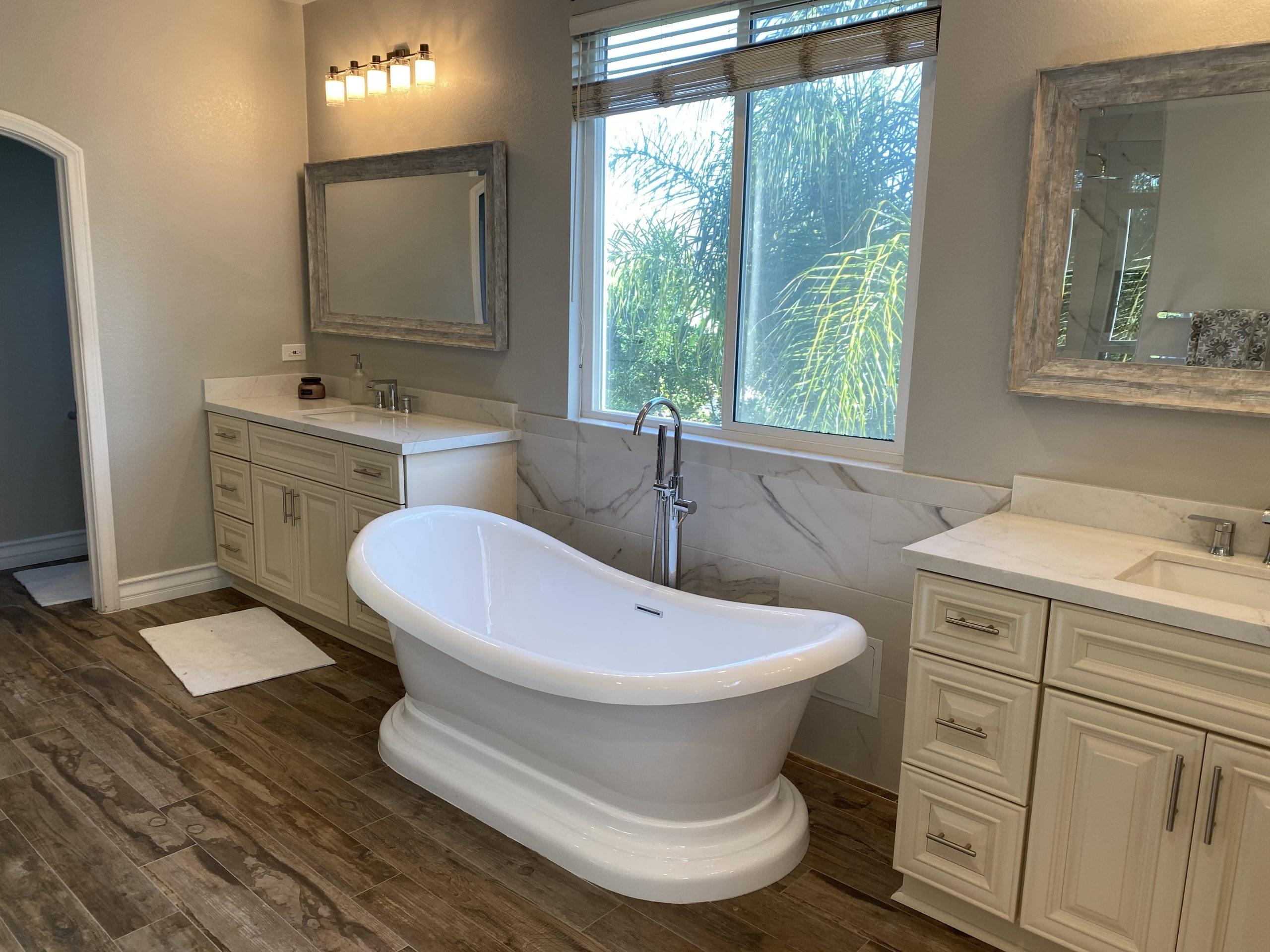 small bathroom Del Mar