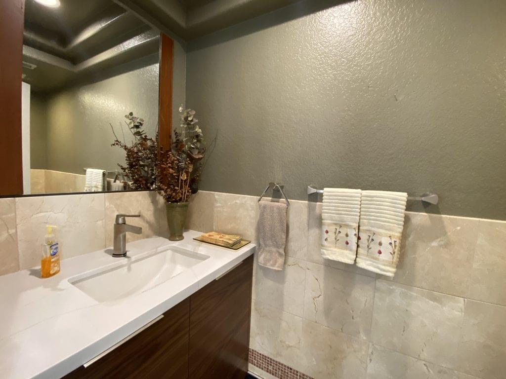 Bathroom 2 IMG 5810